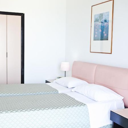Futura Style Helios Hotel Noto Buitenkant foto