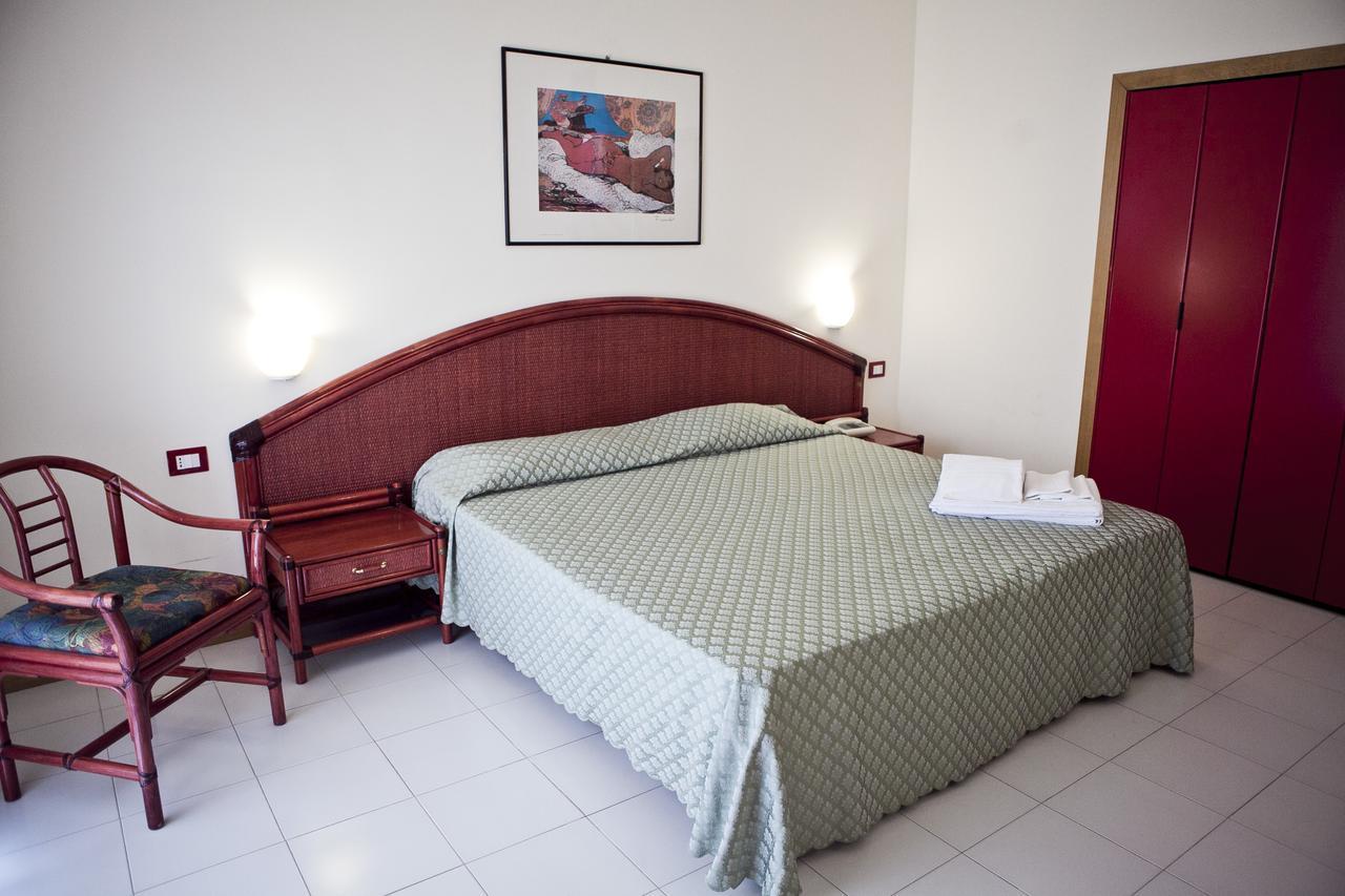 Futura Style Helios Hotel Noto Buitenkant foto