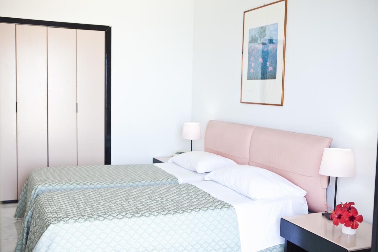Futura Style Helios Hotel Noto Buitenkant foto