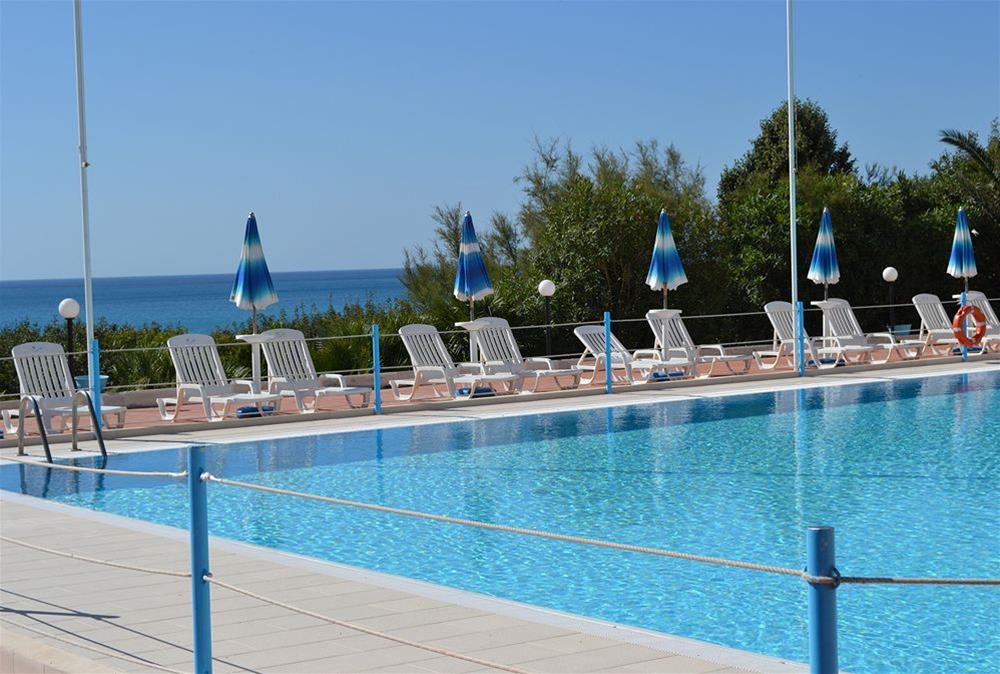 Futura Style Helios Hotel Noto Buitenkant foto