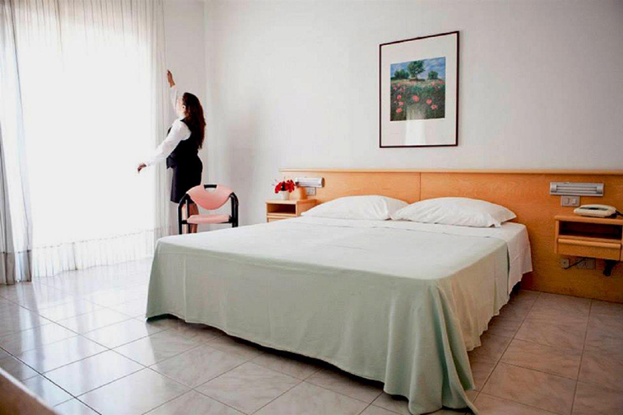 Futura Style Helios Hotel Noto Buitenkant foto